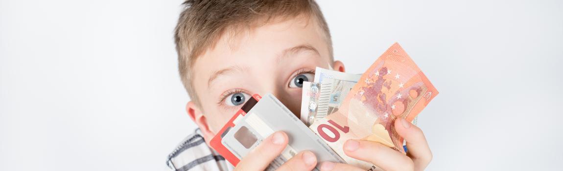 iStock_JungeGeld_Eva-Foreman Junge Geld