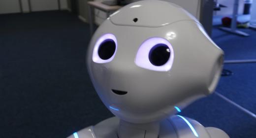 weißer Roboter von SECUSO